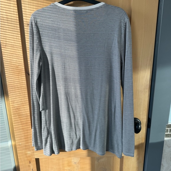 Banana Republic top, very good used condition. Size medium - Picture 3 of 3
